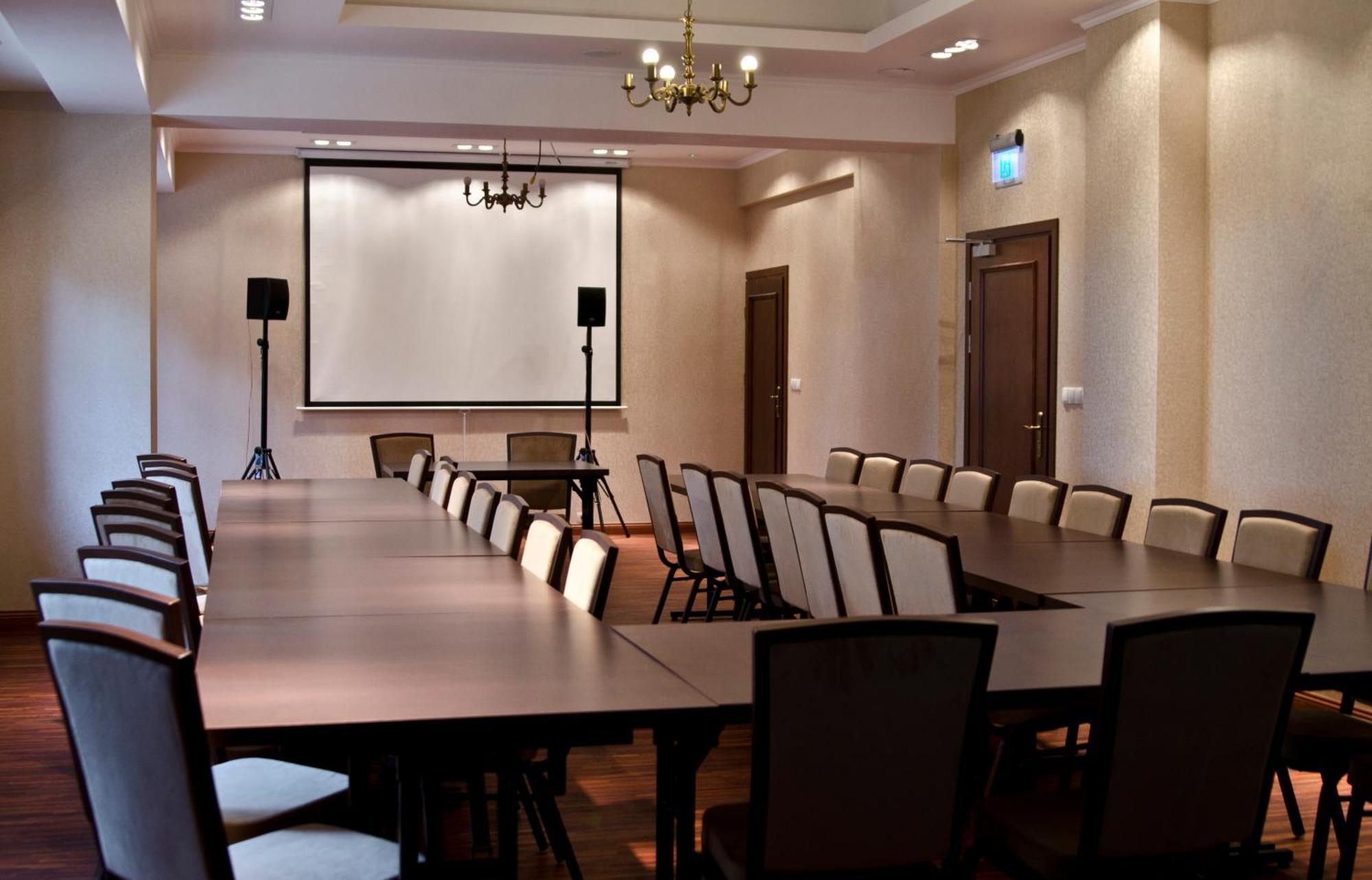 Hotel Kazimierski Zdroj Яновец Екстериор снимка