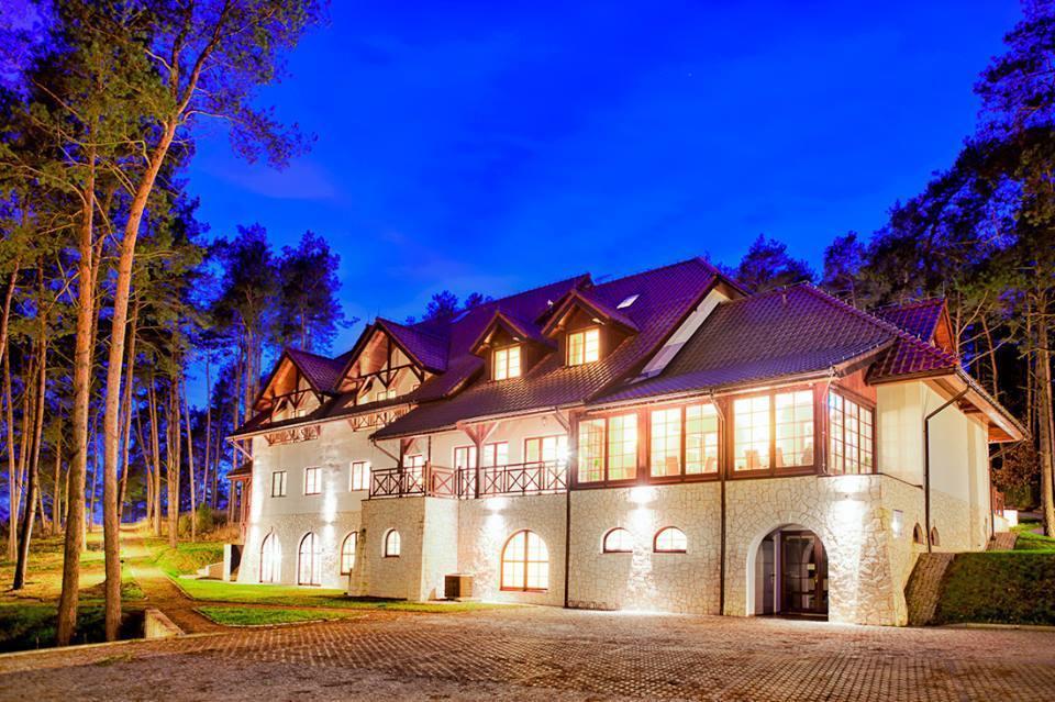 Hotel Kazimierski Zdroj Яновец Екстериор снимка